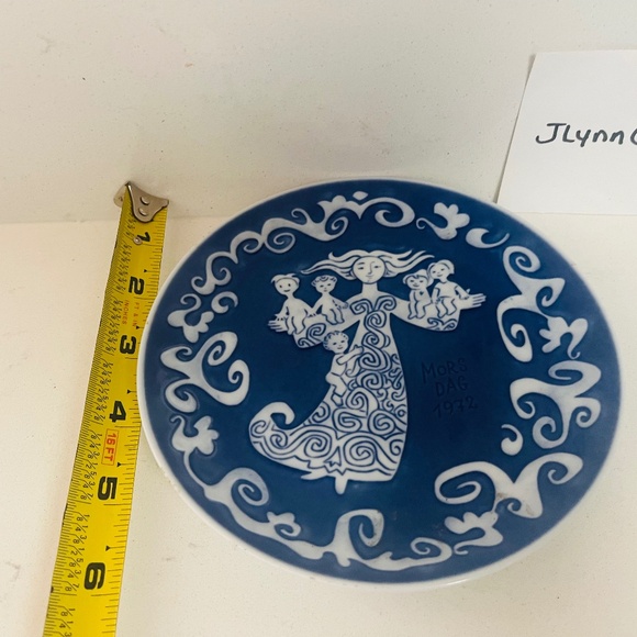 NEW Royal Copenhagen Mother's Day Mors Dag blue white porcelain plate 1972 new - Picture 3 of 3